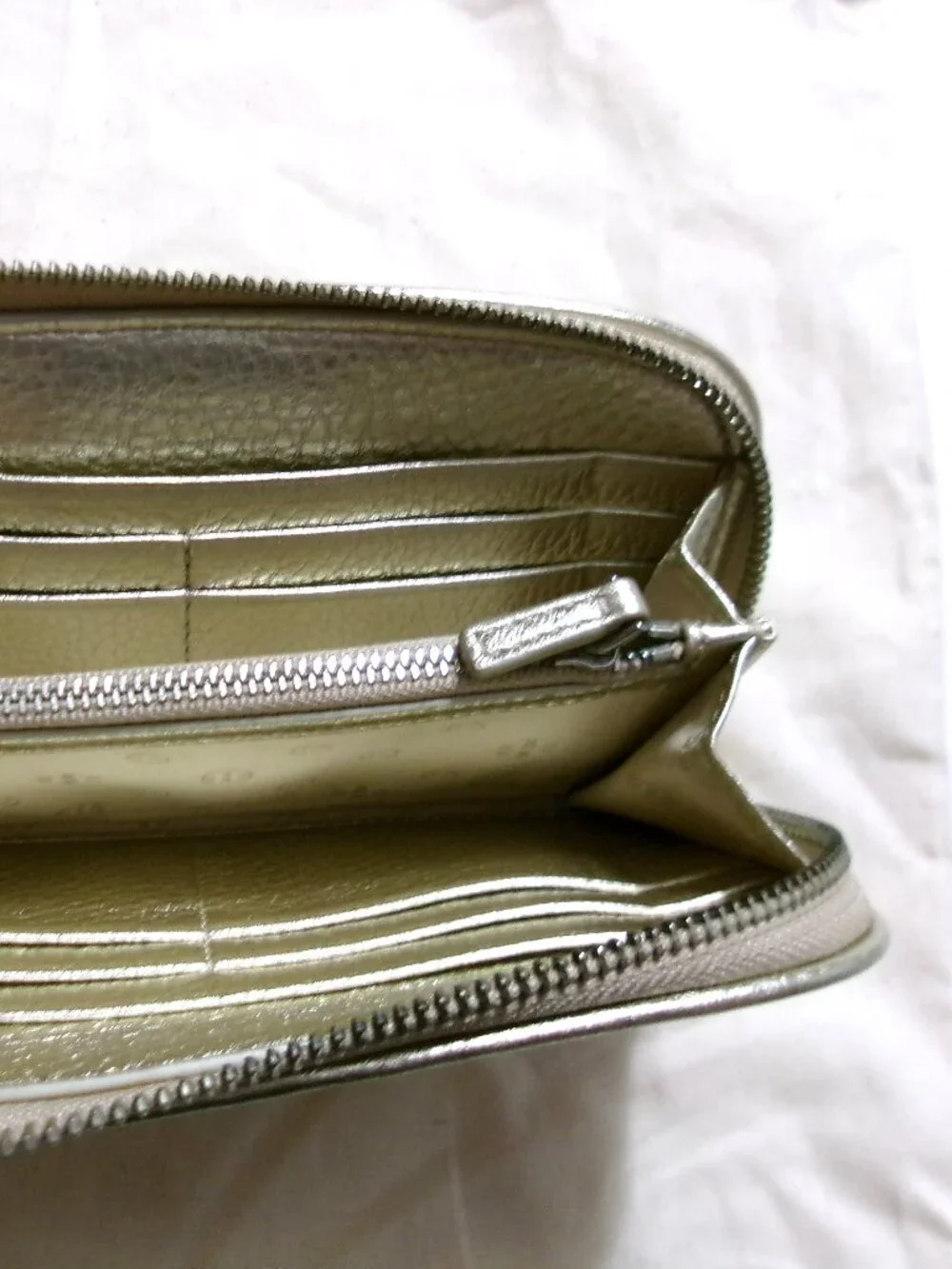 TORY BURCH Gold Zip-Around Wallet  Excellent Condition